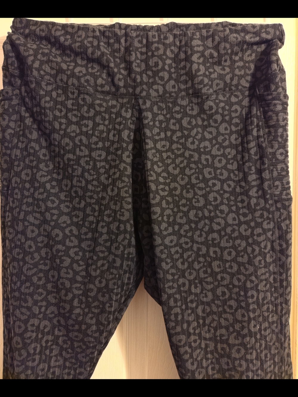 Women’s Gray Leopard Print Leggings